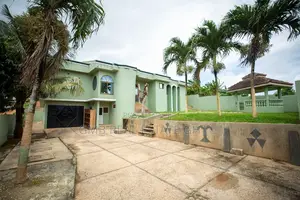 6bdrm House in Takoradi for sale