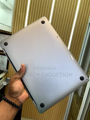 Laptop Apple MacBook Pro 2020 16GB Intel Core i7 SSD 500GB