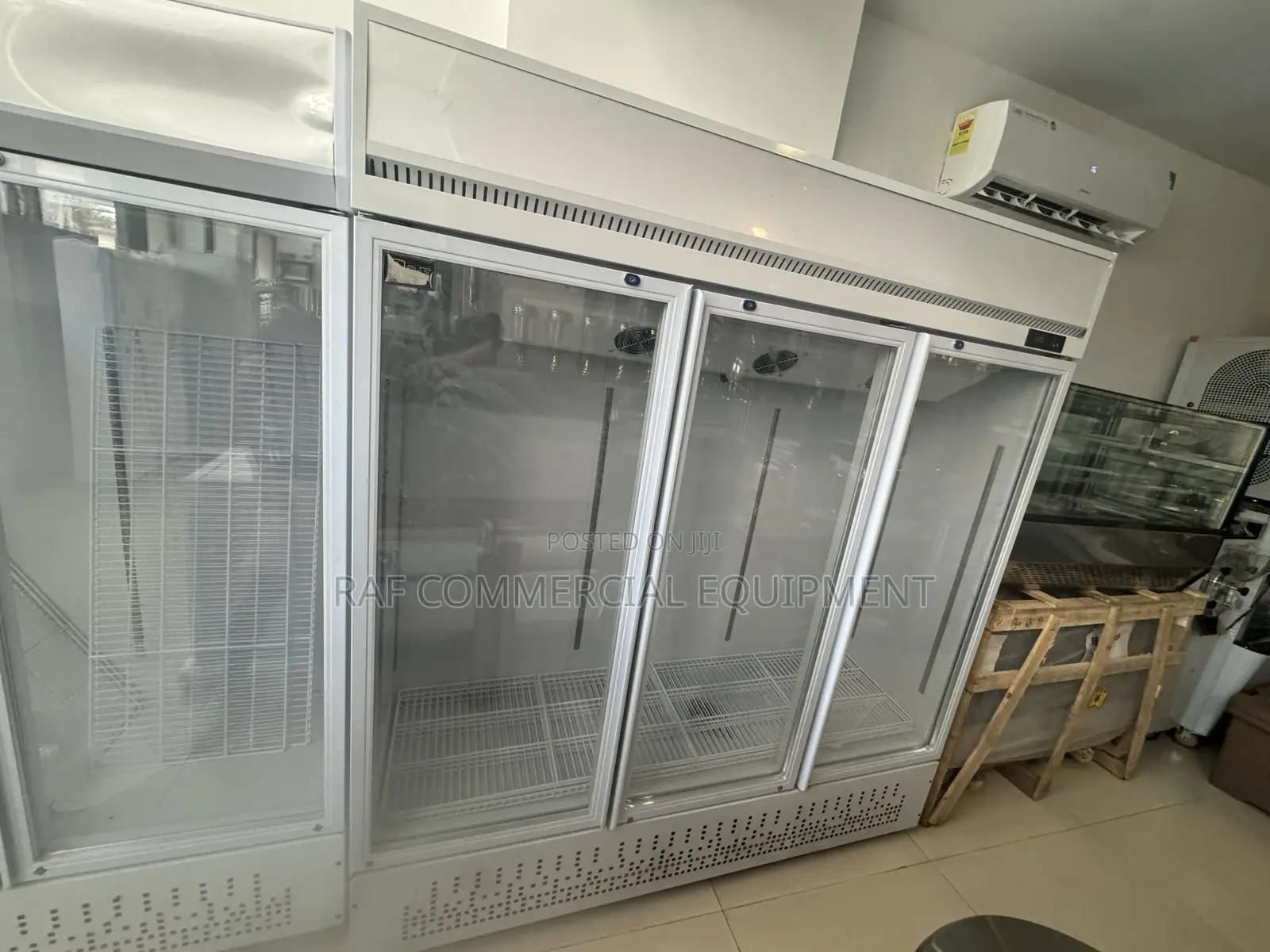 Commercial Tripple Door Display Fridge 1200l
