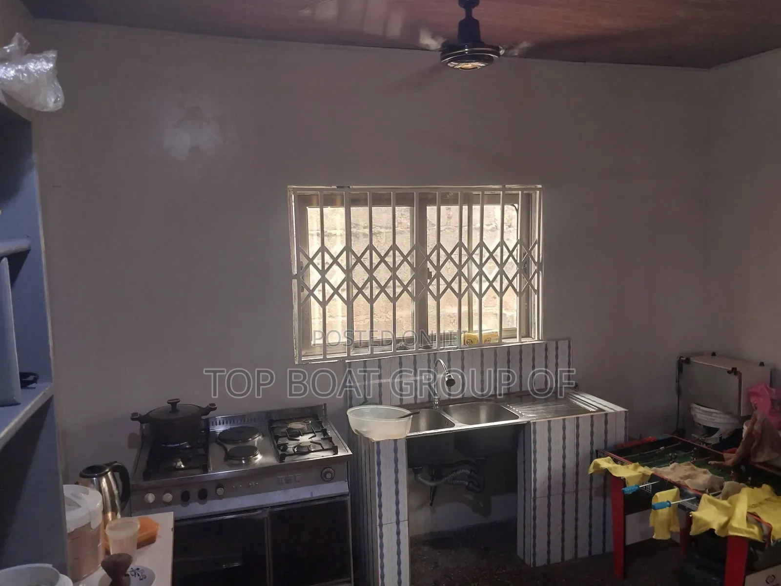 3bdrm House in Buokrom Top-Boat, Kumasi Metropolitan for sale