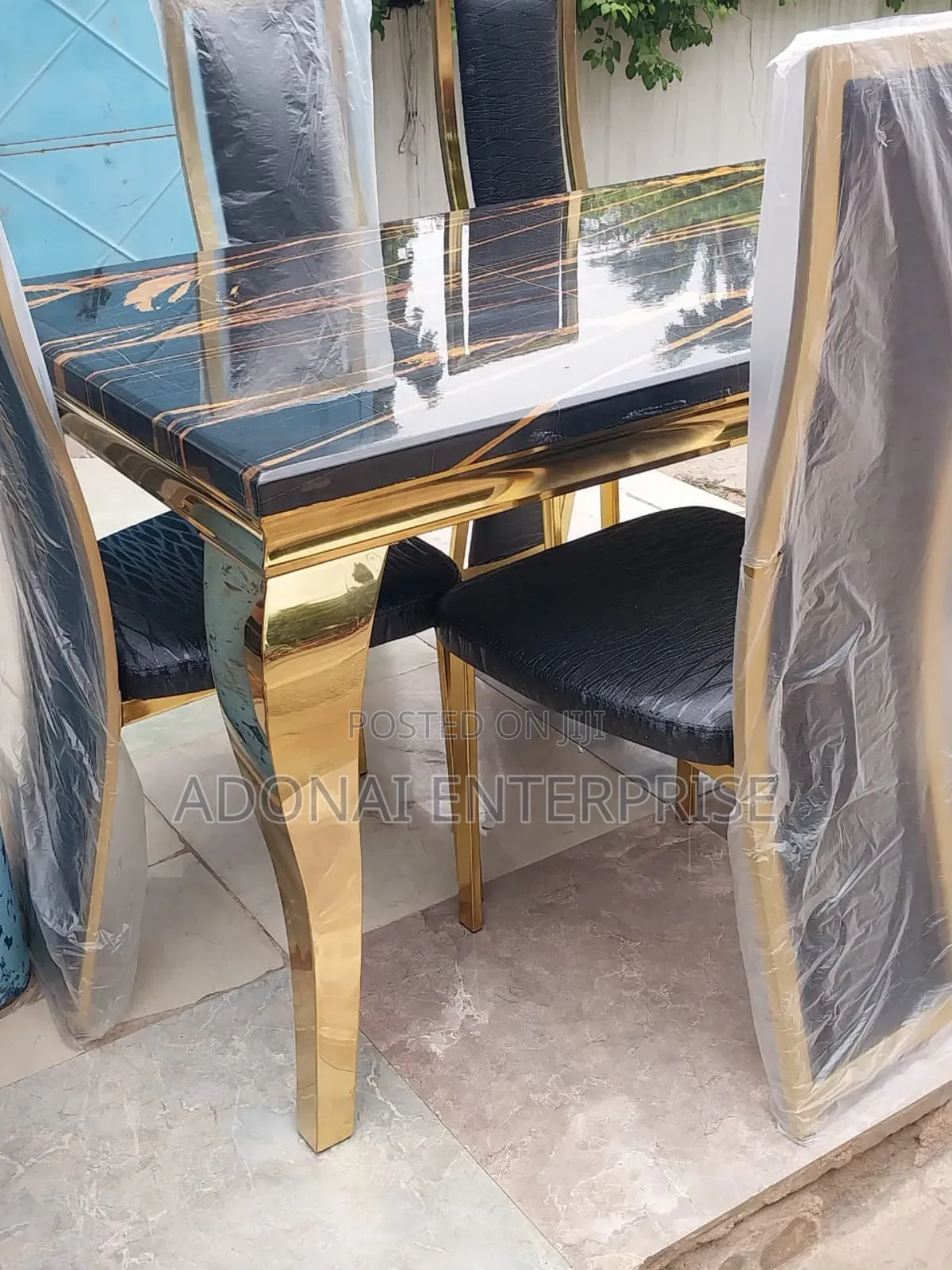 Dining Table and Chairs Hvghg56