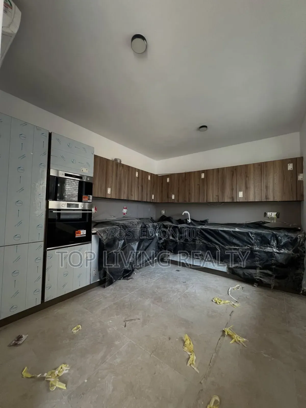 4bdrm Townhouse / Terrace in Tseaddo for rent