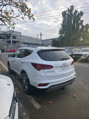 Hyundai Santa Fe SE AWD 2017 White