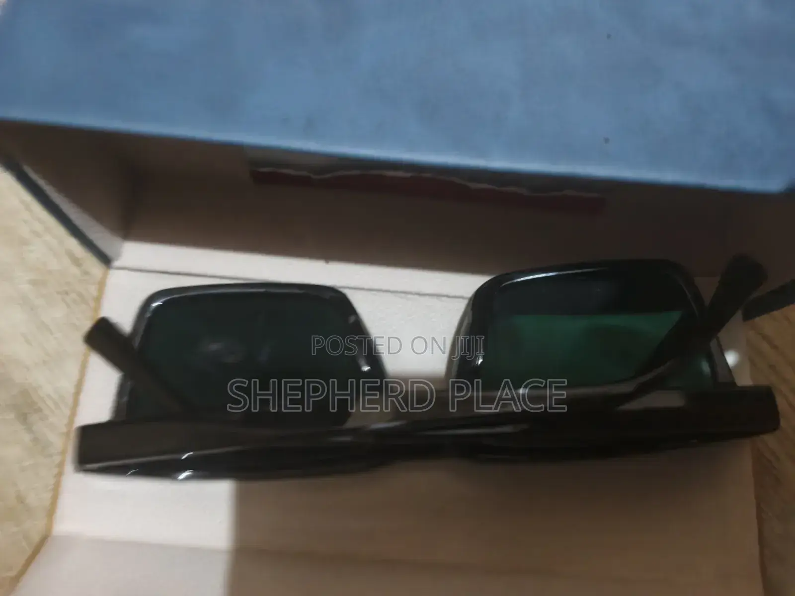 Two in One Box Uv Glasses in Nice Case