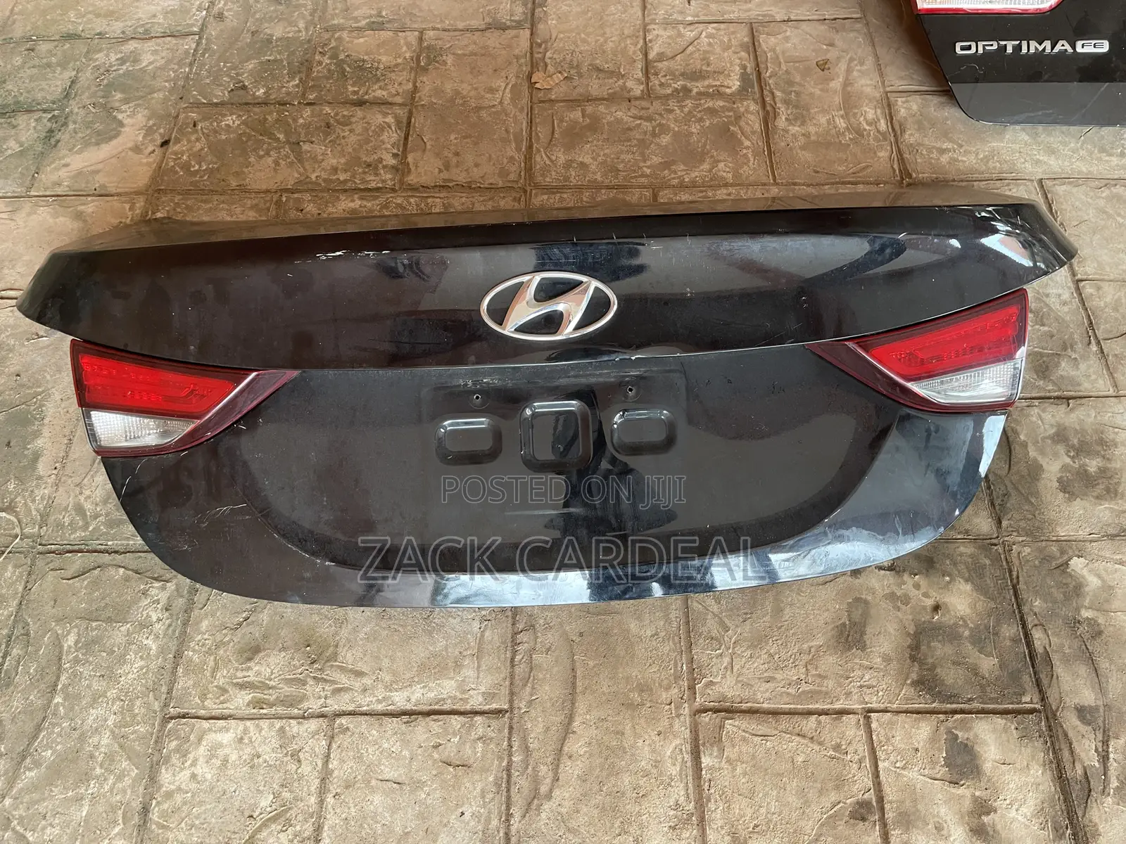 Hyndai Elantra 2015 Back Boots Available