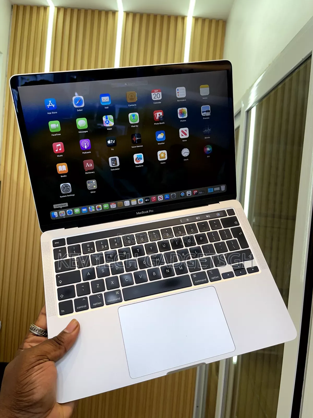 Laptop Apple MacBook Pro 2020 16GB Intel Core i5 SSD 500GB