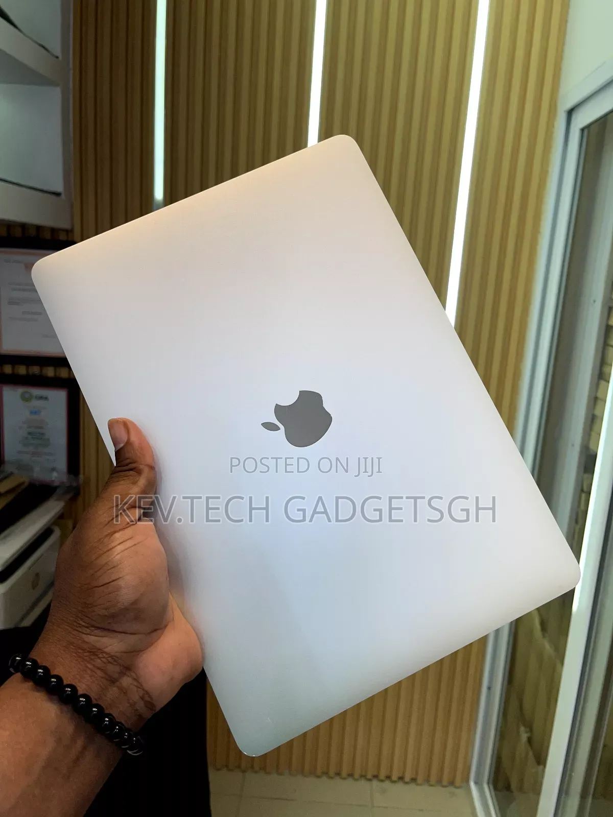Laptop Apple MacBook Pro 2020 16GB Intel Core i5 SSD 500GB