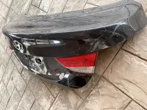 Hyndai Elantra 2012 Back Boot Available With The Boot Tail Light