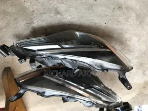 Toyota Corolla 2017 Le Headlight Available