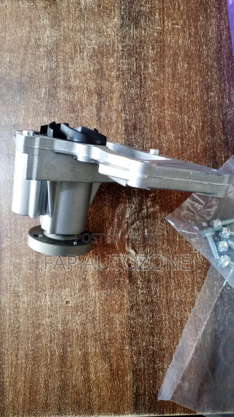 10569. Original Carquest Water Pump From Usa. T2332