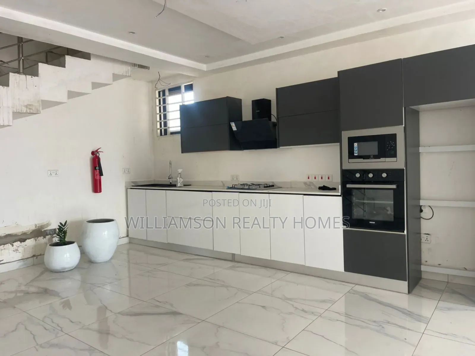 2bdrm Townhouse / Terrace in Lashibi Enclave,, Spintex for rent