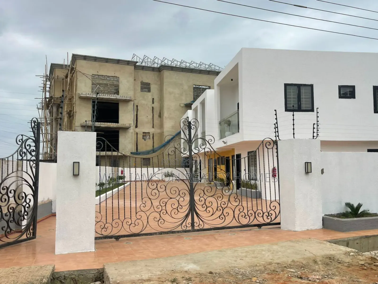 2bdrm Townhouse / Terrace in Lashibi Enclave,, Spintex for rent