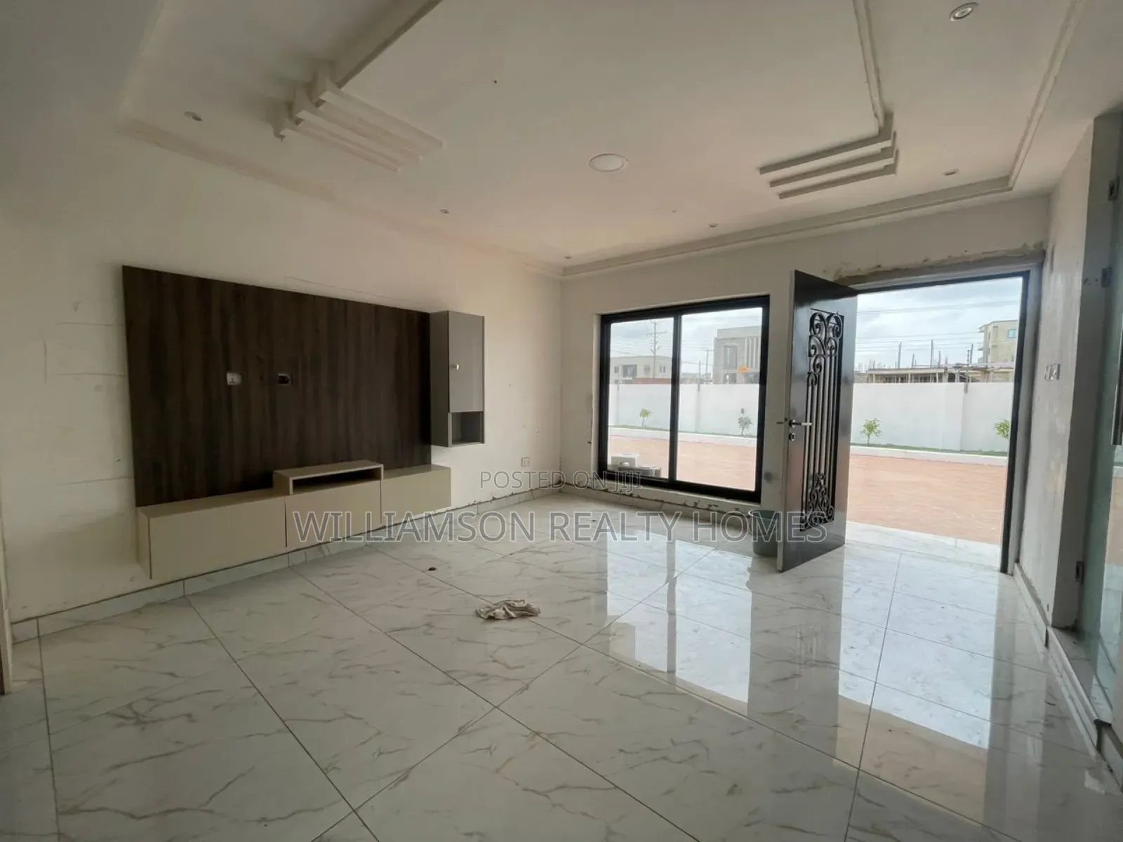 2bdrm Townhouse / Terrace in Lashibi Enclave,, Spintex for rent