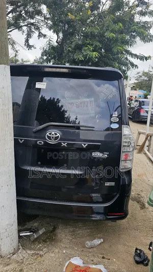 Toyota Voxy 2013 Black