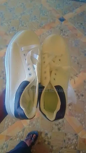 Men Fashionable Sneaker