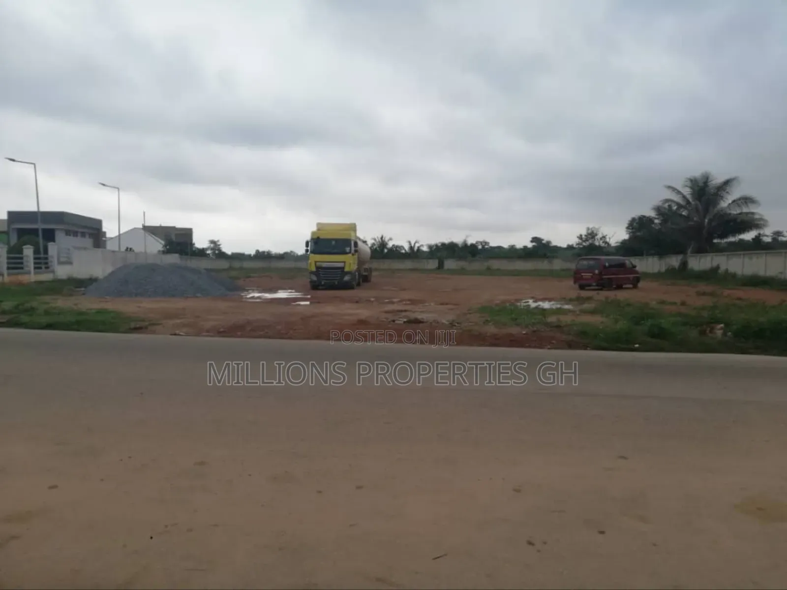 6plots 4sale Tech Oduom