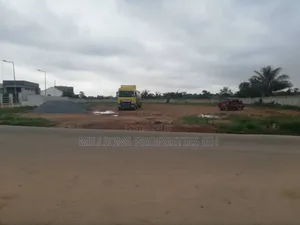 6plots 4sale Tech Oduom