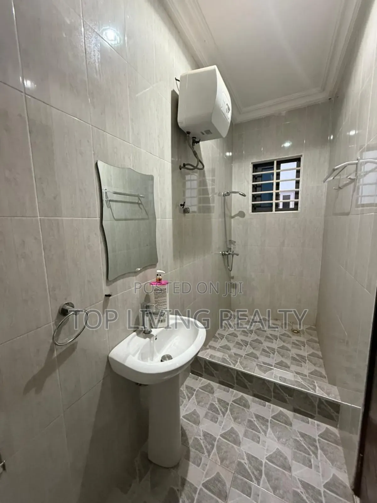 4bdrm House in Legon Hills, Ashaley Botwe for rent