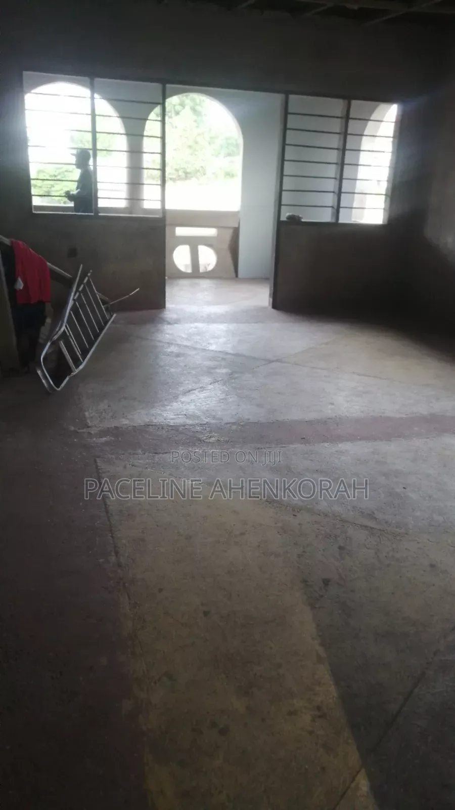 8bdrm Apartment in Aplaku, Ga South Municipal for sale