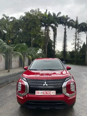 Mitsubishi Outlander 2022 Red