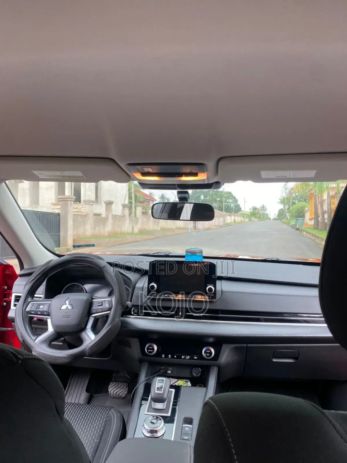 Mitsubishi Outlander 2022 Red