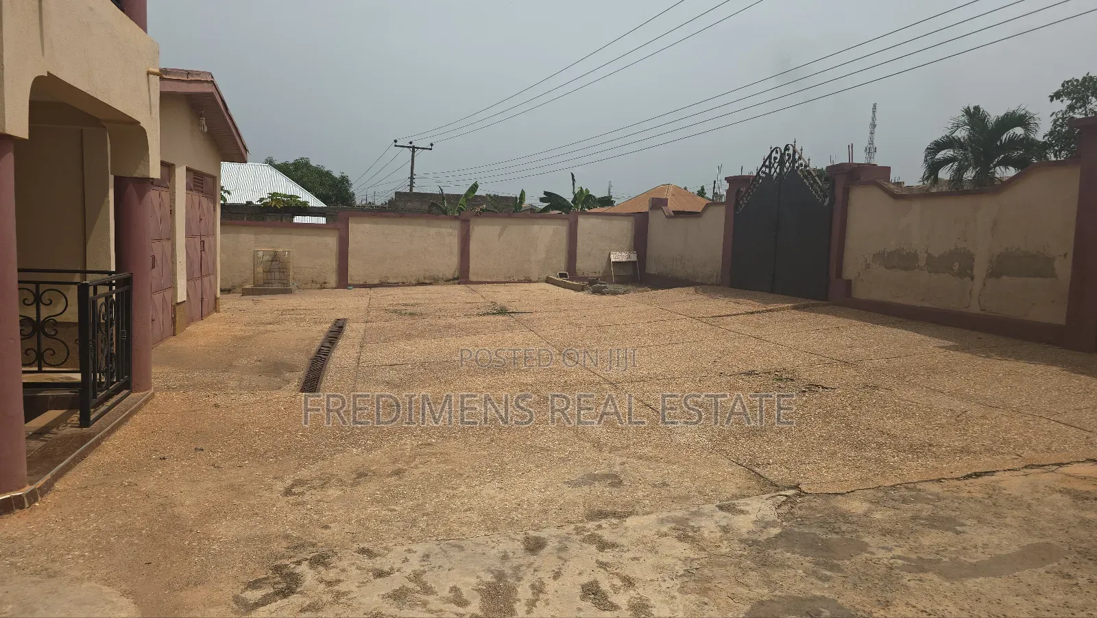 5bdrm House in Fredimens Real, Kumasi Metropolitan for sale