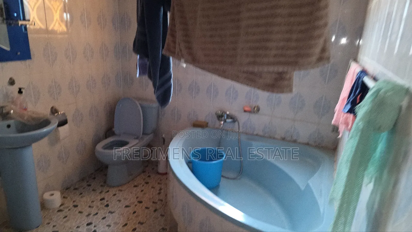 5bdrm House in Fredimens Real, Kumasi Metropolitan for sale