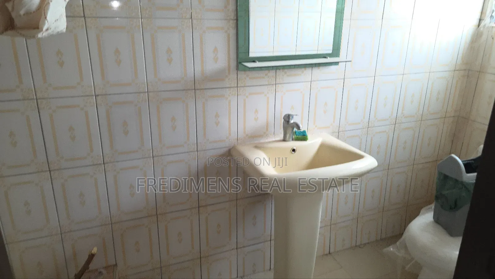 5bdrm House in Fredimens Real, Kumasi Metropolitan for sale