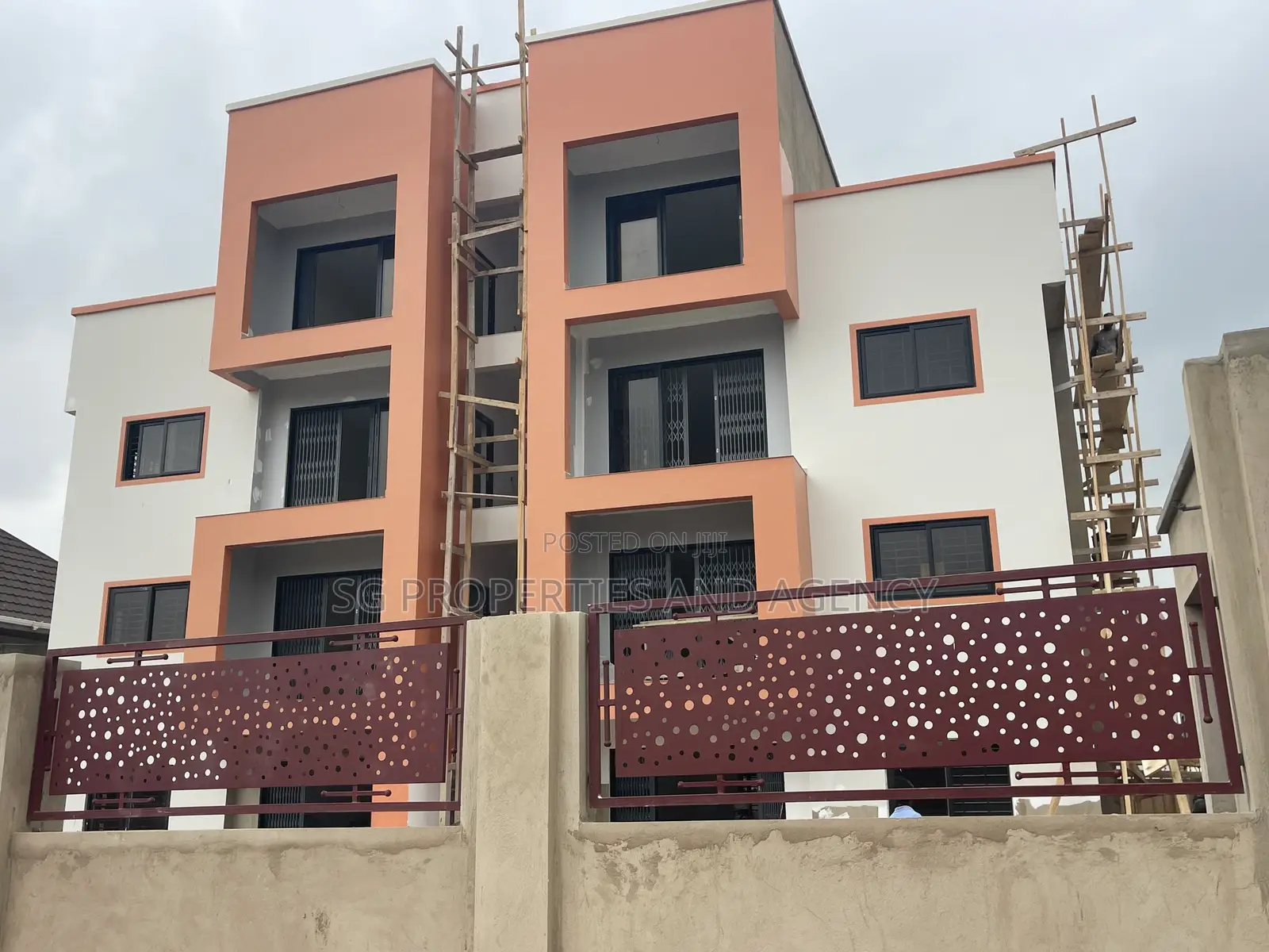 2bdrm Apartment in Lashibi, Sakumono for rent