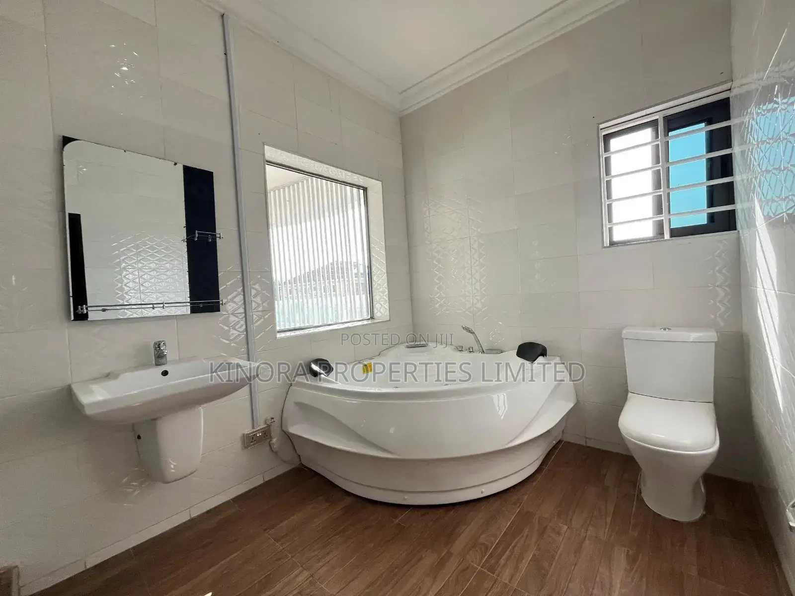 4bdrm Condo in Adjiganor, East Legon for rent
