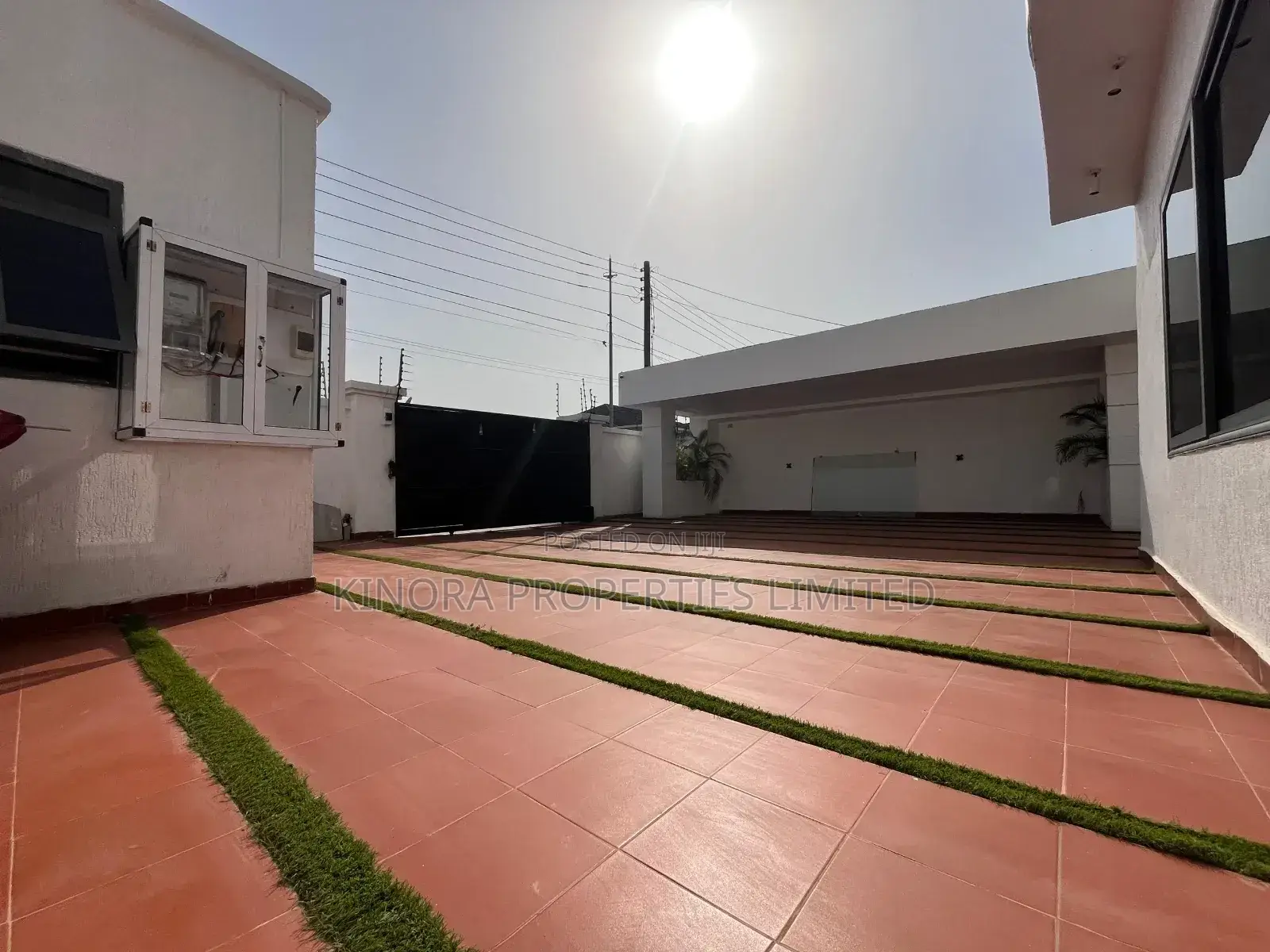 4bdrm Condo in Adjiganor, East Legon for rent