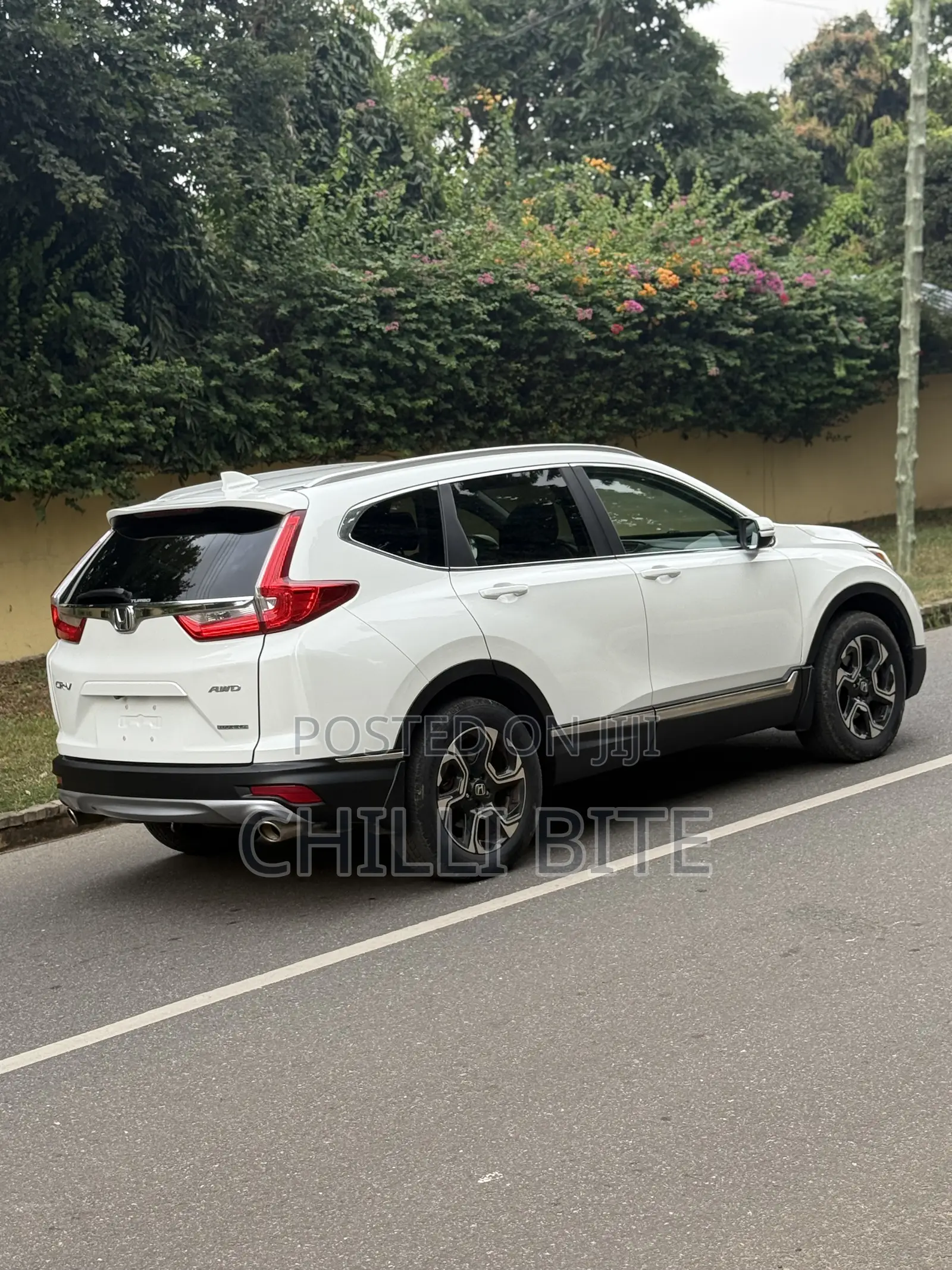 Honda CR-V Touring 4dr SUV AWD (1.5L 4cyl CVT) 2017 White
