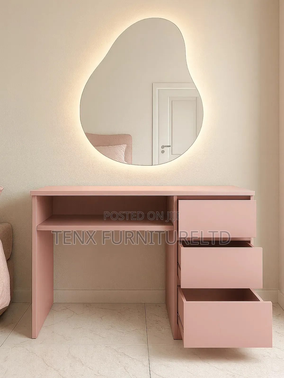 Dresser With Mirror