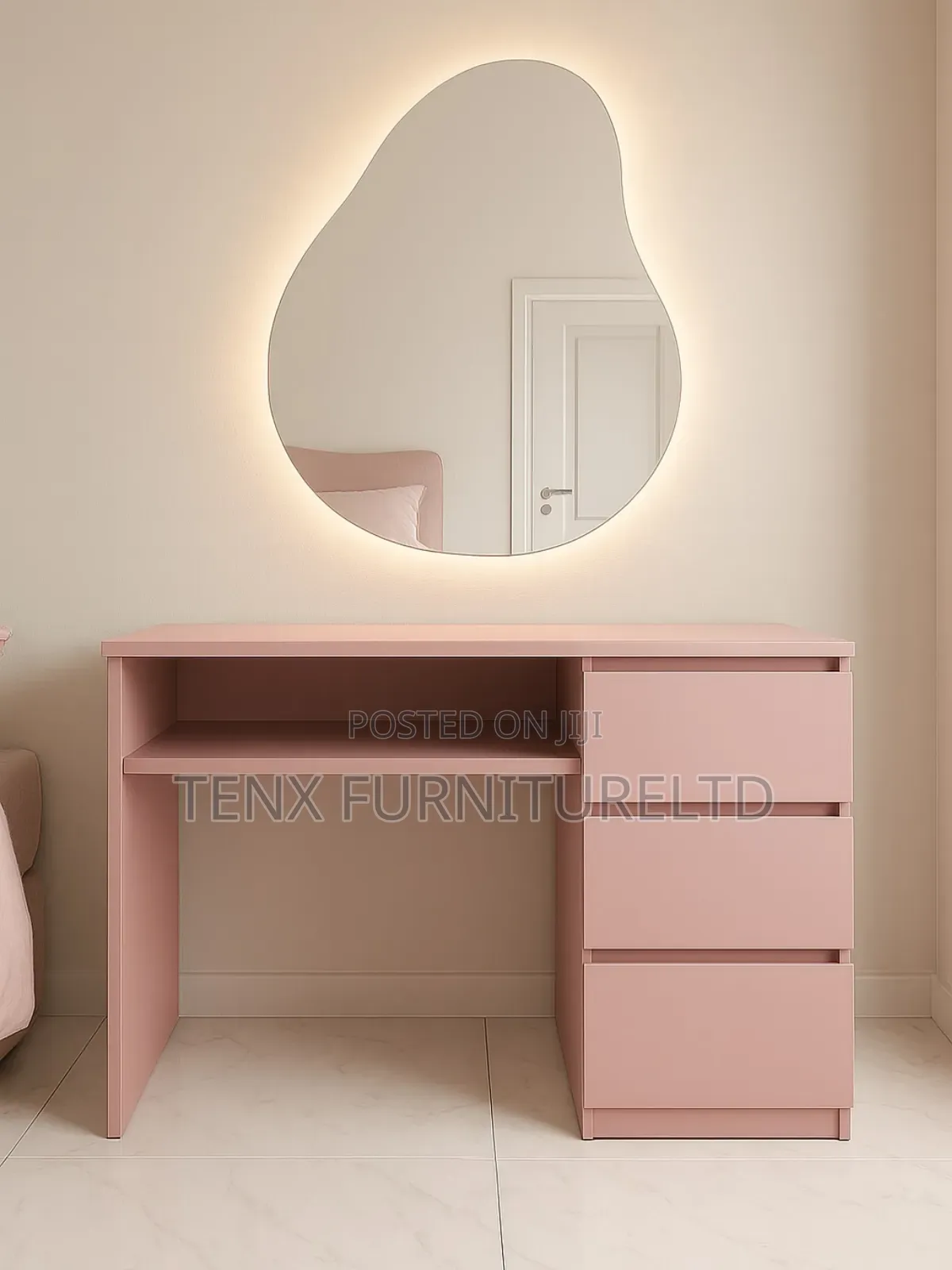 Dresser With Mirror