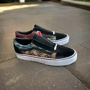 Vans Unisex Classic Canvas