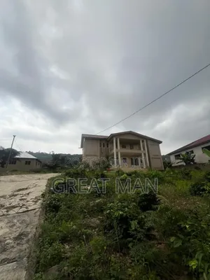 9bdrm House in Dodowa for sale