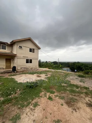 9bdrm House in Dodowa for sale