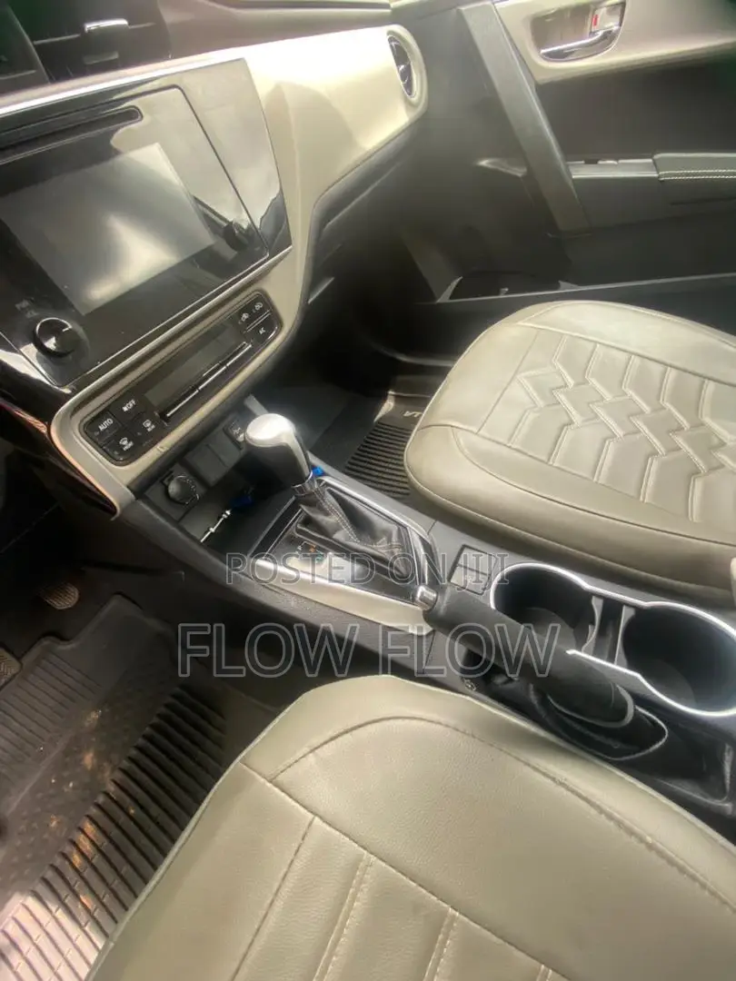 Toyota Corolla L (1.8L 4cyl 2A) 2019 Gray