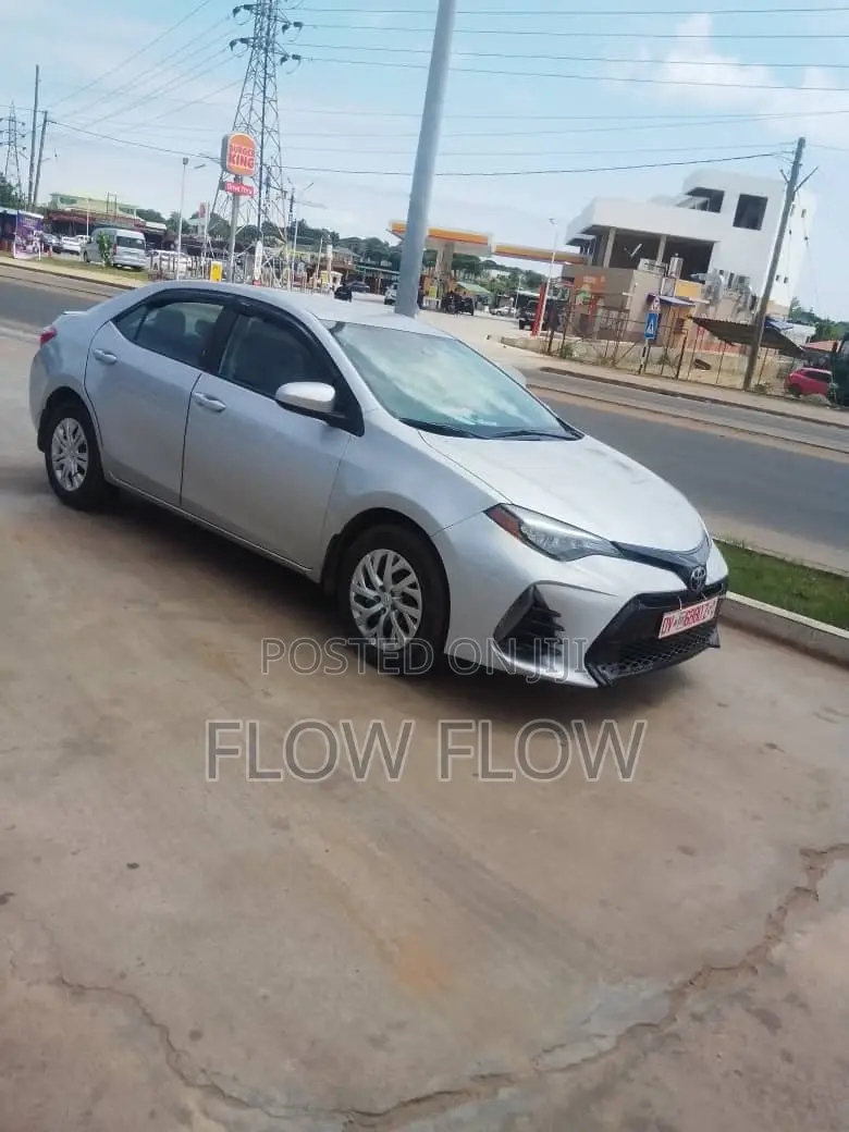 Toyota Corolla L (1.8L 4cyl 2A) 2019 Gray