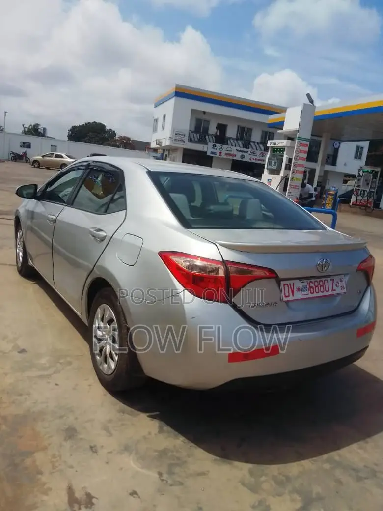 Toyota Corolla L (1.8L 4cyl 2A) 2019 Gray