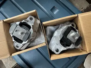 Range Rover Velar Engine Seat/Mount.