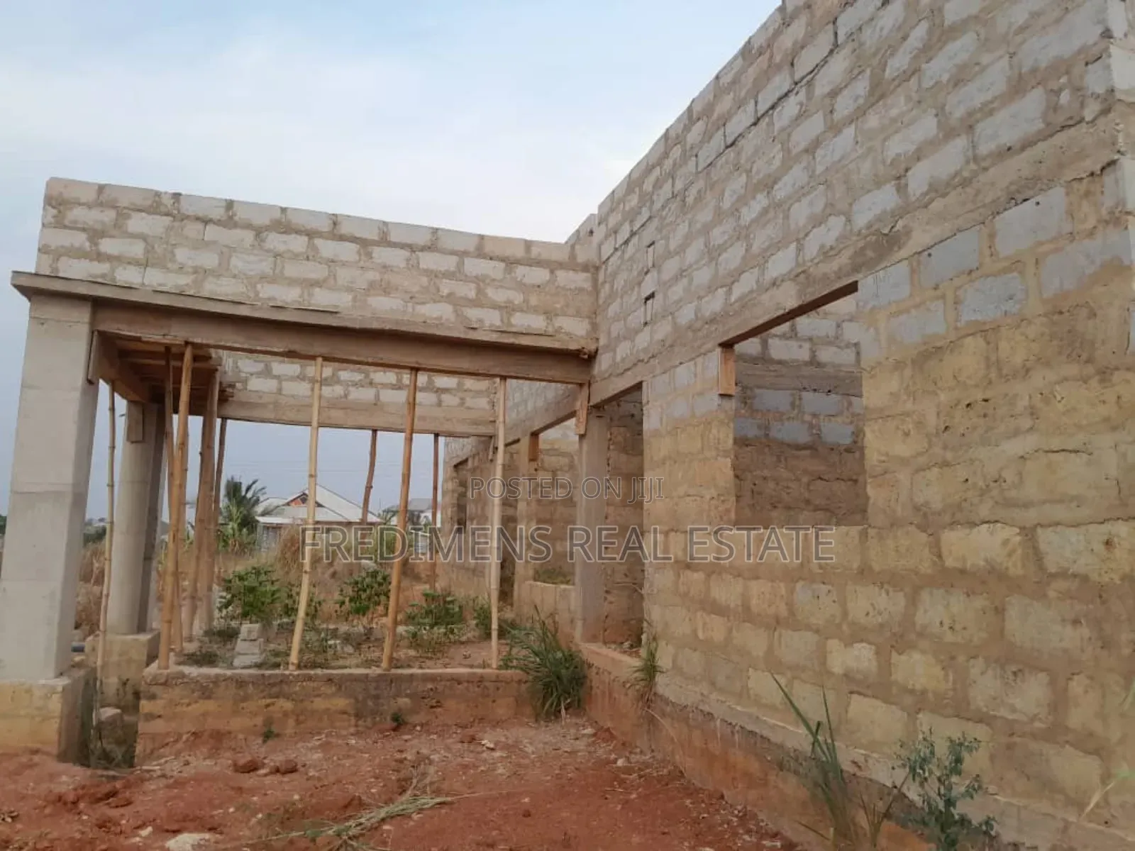 4bdrm House In Fredimens Real, Atwima Kwanwoma For Sale
