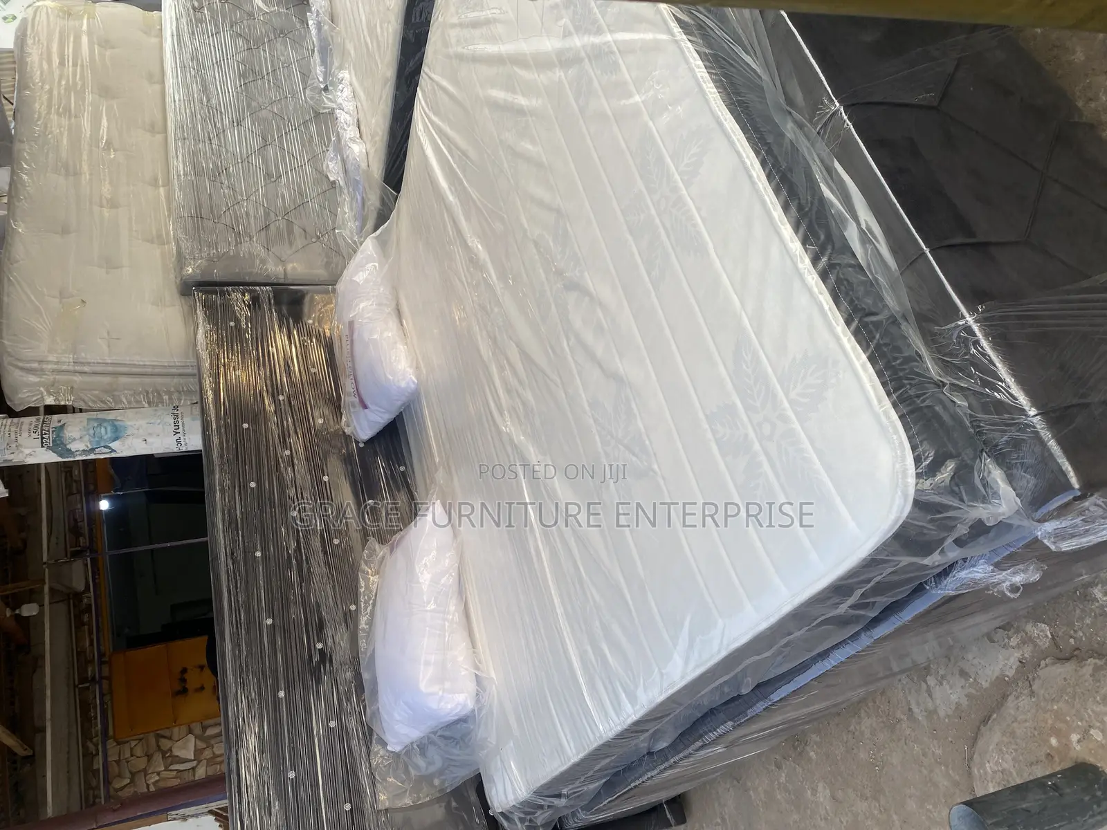 Queen Size Bed Hot Sale