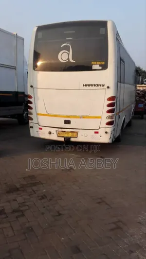 Isuzu Executive Bus 2016 White