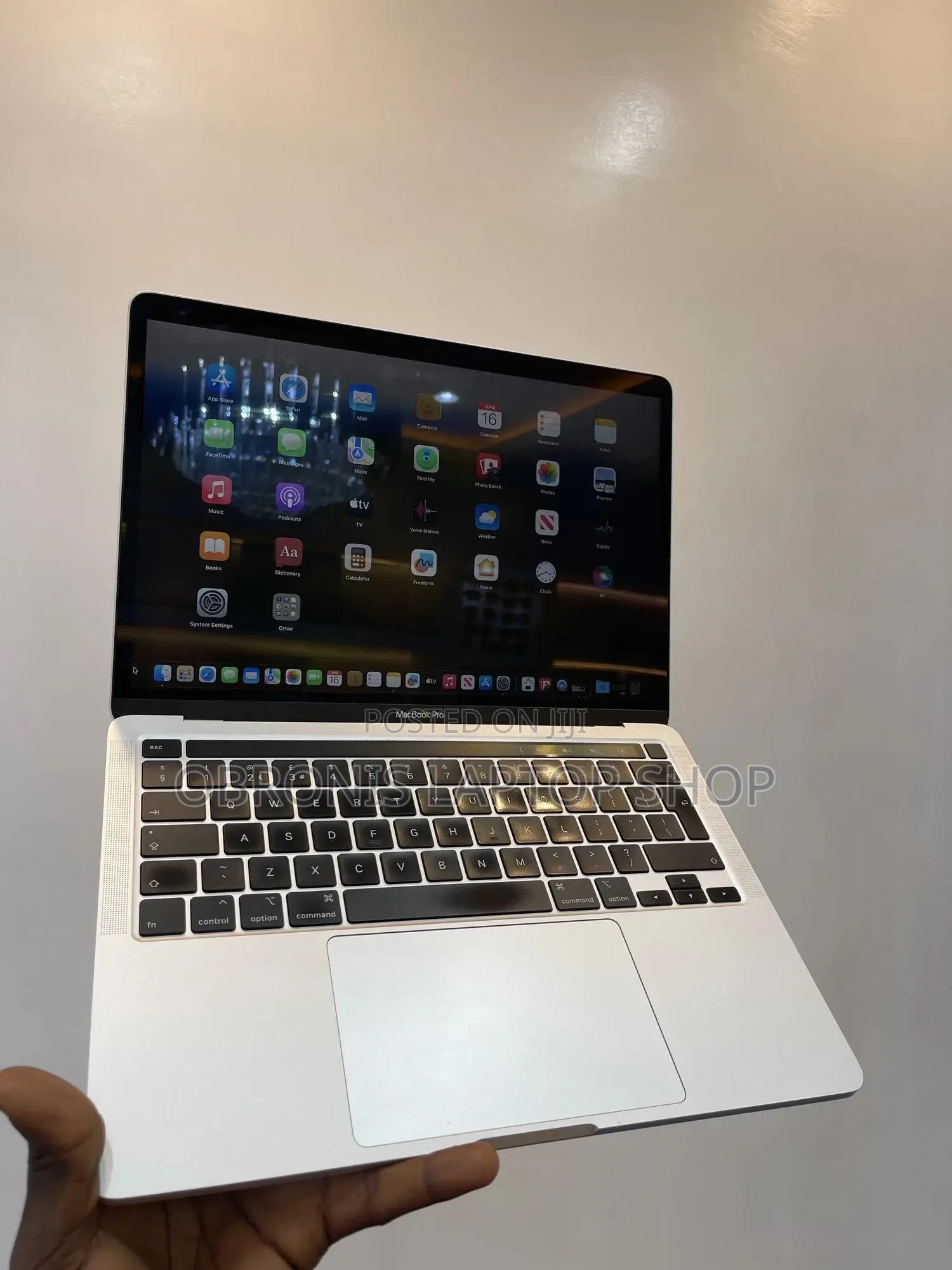 Laptop Apple MacBook Pro 2020 16GB Intel Core I5 SSD 512GB