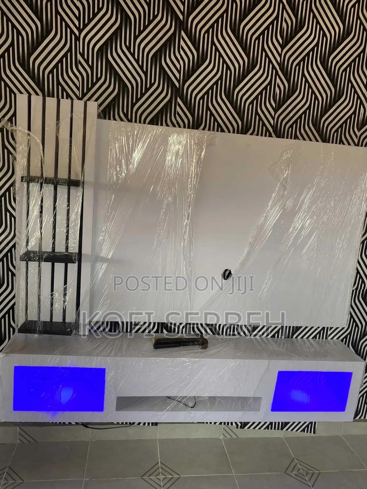 Led Tv Stand With Led Mount