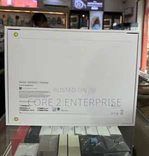 New Laptop Apple MacBook Pro 2024 M4 14-Inch 16GB Apple M4 SSD 1T