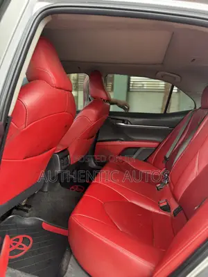 Toyota Camry 2019 Silver