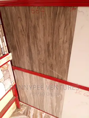 China Grade 1 Tiles Only