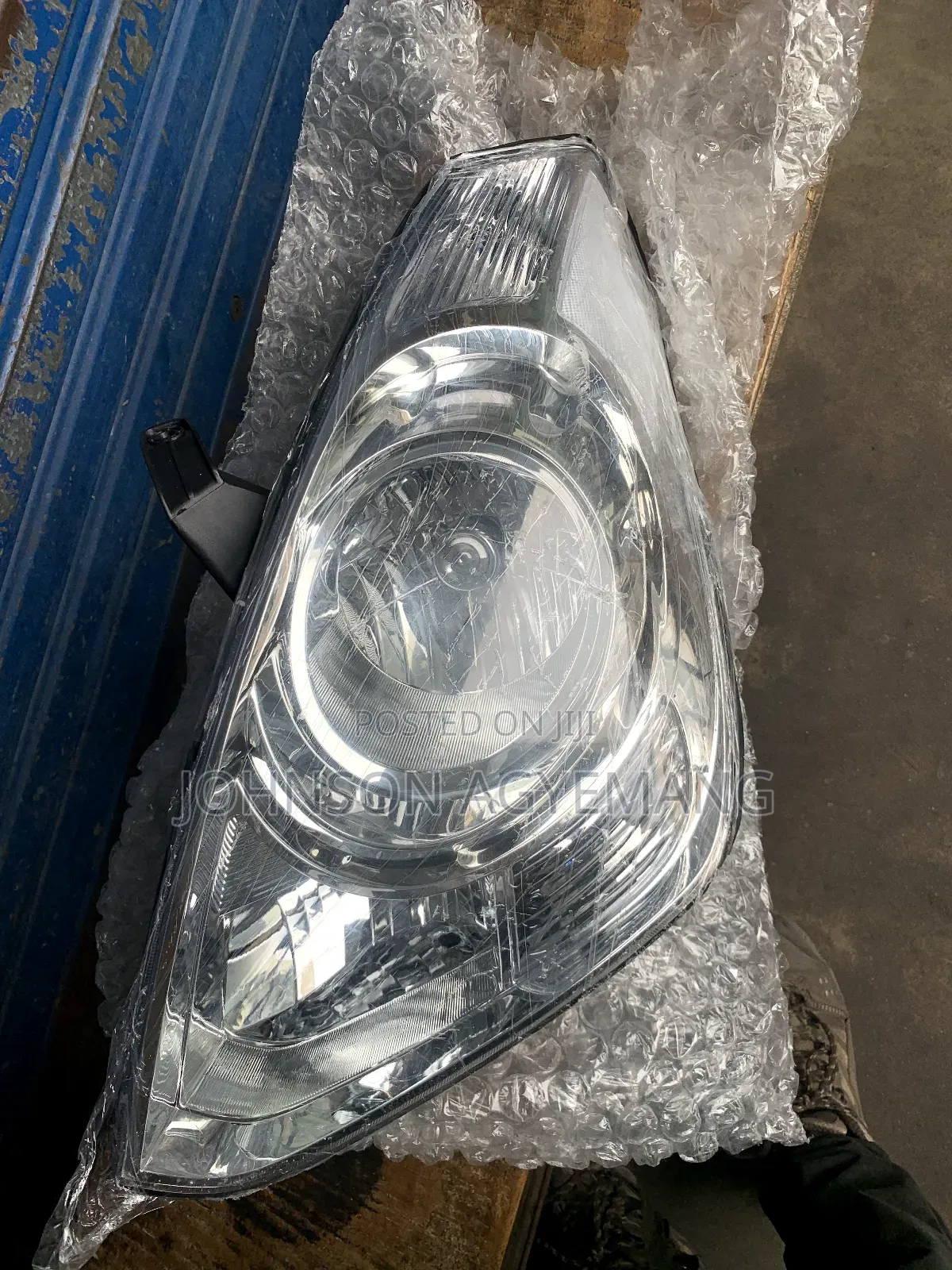 Hyundai H-1 Headlights
